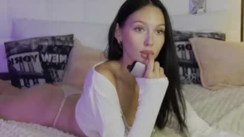 Snapshot of alisa_tiny chatting on June 2026 05:30:02 AM Stefa online show from June 2026 05:30:02 AM