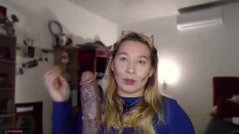 Snapshot of alisa_u chatting on June 2026 09:49:01 PM alisa_u online show from June 2026 09:49:01 PM