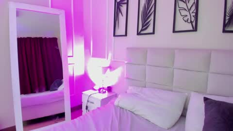     online show from February 2025 10:19:02 PM