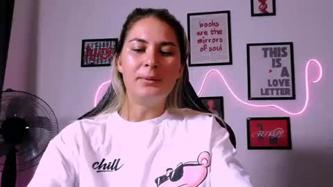 Snapshot of alisarossy chatting on July 2026 01:02:02 PM Alisa online show from July 2026 01:02:02 PM