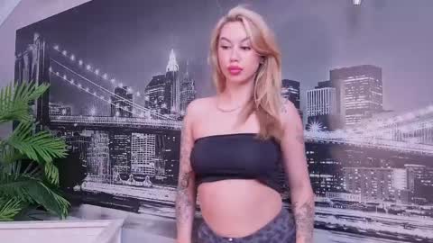 Snapshot of alisha_g chatting on May 2026 03:53:01 PM July online show from May 2026 03:53:01 PM