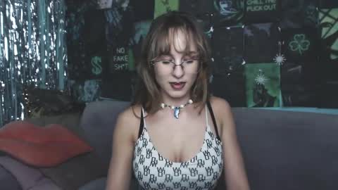 alishakelly online show from November 2025 02:13:01 PM