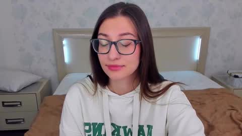 Snapshot of alishamurray chatting on December 2024 10:43:02 PM Alina online show from December 2024 10:43:02 PM