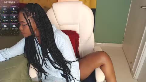 Luna online show from December 2024 08:49:02 PM