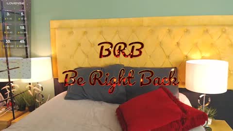 Luna online show from February 2025 11:37:02 PM