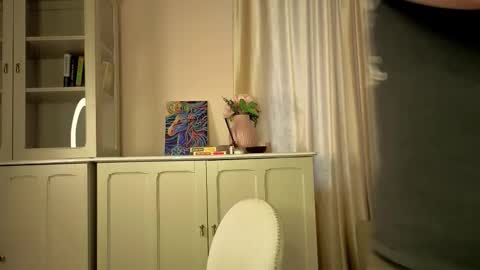 Alisia online show from February 2026 06:40:01 AM