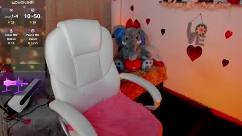 Snapshot of alison_fire12 chatting on April 2026 04:26:02 AM online show from April 2026 04:26:02 AM