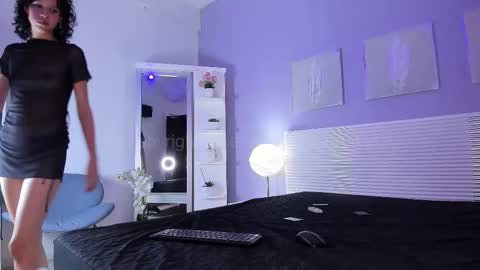 Snapshot of alison_val chatting on November 2025 08:08:02 PM Alison online show from November 2025 08:08:02 PM