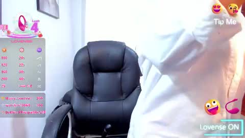 Snapshot of alisonlemoos chatting on June 2026 02:30:01 PM Alisson online show from June 2026 02:30:01 PM