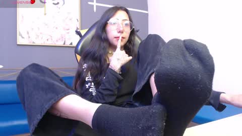 aliss_angel_ online show from April 2026 07:58:01 PM