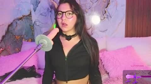 Mia online show from April 2026 08:42:02 PM