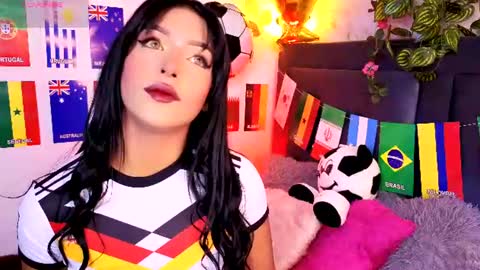 Snapshot of alisse_xx chatting on June 2026 02:40:02 AM alisse_xx online show from June 2026 02:40:02 AM
