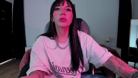 alisson__cortez online show from October 2025 05:36:01 PM