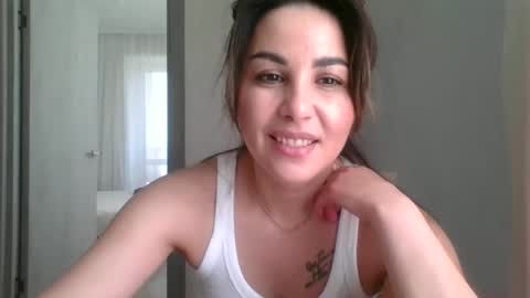 Snapshot of alisxlovesss chatting on April 2026 01:39:02 PM AlisXLovesss online show from April 2026 01:39:02 PM