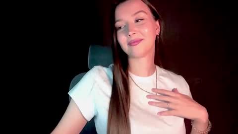 Annie online show from November 2025 12:49:02 PM