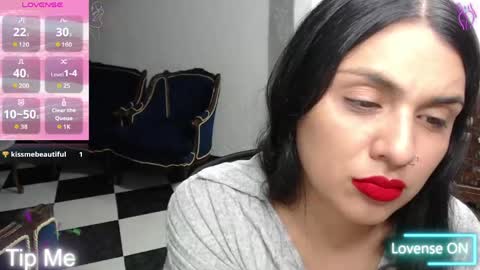Snapshot of alix_beltran chatting on June 2026 01:28:02 AM Alix online show from June 2026 01:28:02 AM