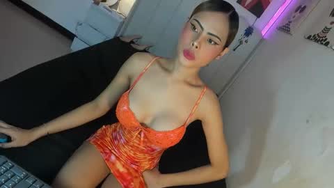 Snapshot of aliyah_bucks chatting on June 2026 10:43:01 PM hello your lovely ALIYAH online show from June 2026 10:43:01 PM