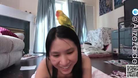 Alize Zaide online show from October 2025 08:43:02 PM