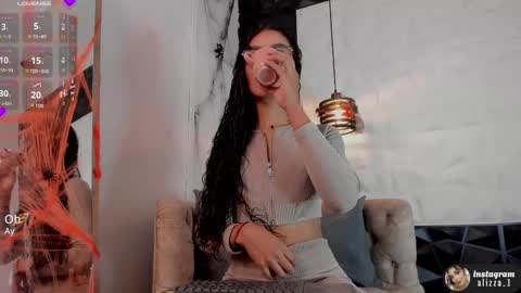 alizza_ online show from October 2025 11:43:01 AM