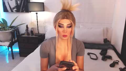 Miss Gia online show from December 2024 12:38:02 PM