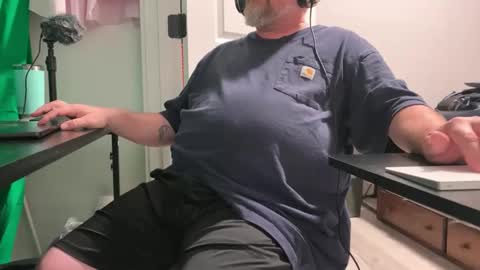 Allergictolove online show from September 2025 09:16:02 PM