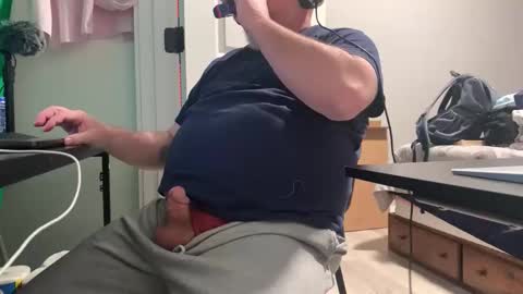 Allergictolove online show from January 2026 07:08:01 PM