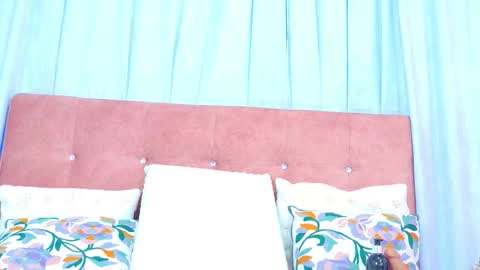 Allicia online show from November 2025 07:19:01 PM