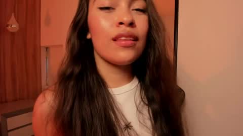 Snapshot of allie_bruce chatting on May 2026 10:04:02 PM A L L I E online show from May 2026 10:04:02 PM