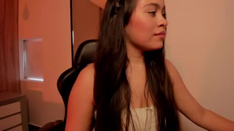 Snapshot of allie_bruce chatting on May 2026 08:06:01 PM A L L I E online show from May 2026 08:06:01 PM