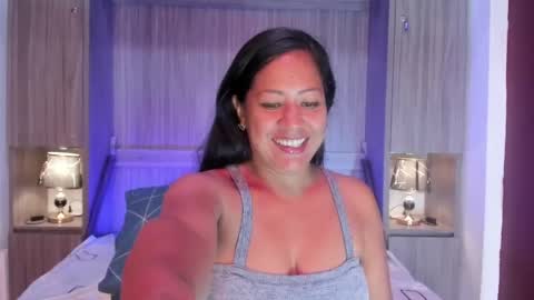 Snapshot of alliebennet chatting on April 2026 12:04:01 PM ALISON online show from April 2026 12:04:01 PM
