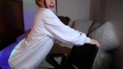 Allie  online show from December 2024 01:03:02 AM