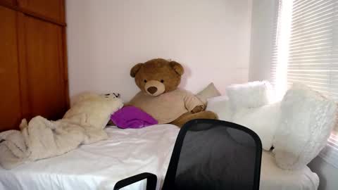 Allie  online show from December 2024 09:40:02 PM