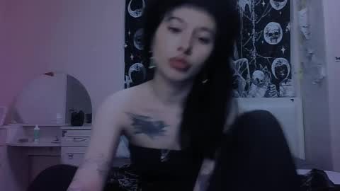 Snapshot of allisondeetz chatting on April 2026 07:07:01 PM Alis online show from April 2026 07:07:01 PM