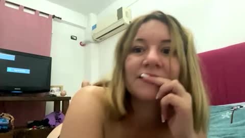 allisonlove2 online show from April 2026 05:02:02 AM