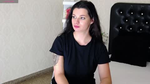 Snapshot of allisonn223 chatting on December 2024 12:32:02 AM Deea online show from December 2024 12:32:02 AM