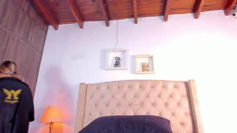 allisson online show from October 2025 12:01:02 PM