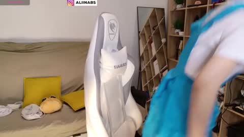 Alina online show from March 2025 04:00:02 PM