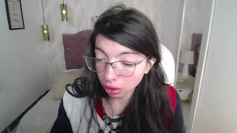 Snapshot of alllyson_ chatting on December 2025 07:52:01 PM alison online show from December 2025 07:52:01 PM
