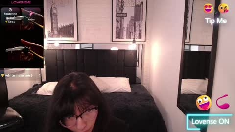 Snapshot of alllyson_ chatting on May 2026 08:27:01 PM alison online show from May 2026 08:27:01 PM