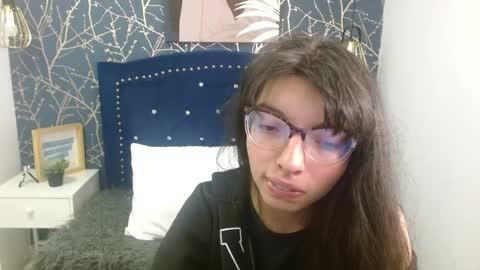 Snapshot of alllyson_ chatting on May 2026 07:53:02 PM alison online show from May 2026 07:53:02 PM