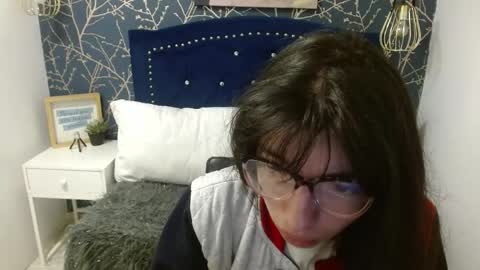 Snapshot of alllyson_ chatting on June 2026 07:49:02 PM alison online show from June 2026 07:49:02 PM