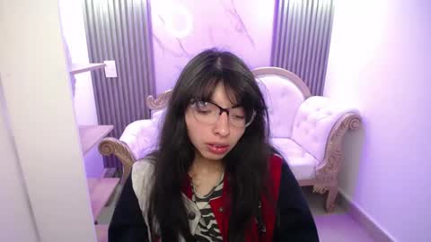 Snapshot of alllyson_ chatting on June 2026 08:04:01 PM alison online show from June 2026 08:04:01 PM