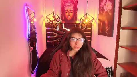 Snapshot of alllyson_ chatting on July 2026 08:19:01 PM alison online show from July 2026 08:19:01 PM