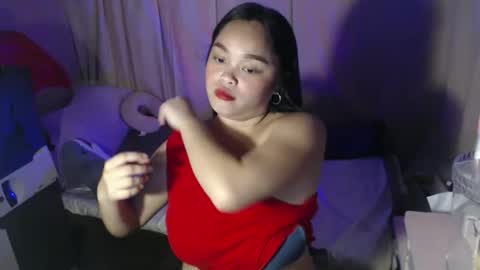 Snapshot of alluring_bobbies chatting on February 2026 05:00:01 PM dhiharu online show from February 2026 05:00:01 PM
