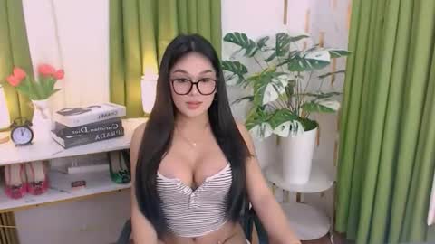 Snapshot of alluring_brianna08 chatting on May 2026 04:35:02 PM Brianna online show from May 2026 04:35:02 PM