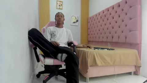 alluringangel01 online show from November 2025 02:43:01 AM