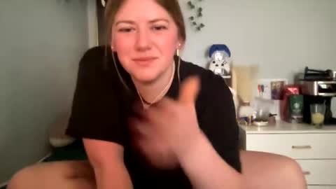 Snapshot of allyanalangel chatting on January 2025 08:39:02 PM allyanalangel online show from January 2025 08:39:02 PM