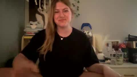 Snapshot of allyanalangel chatting on January 2025 01:50:01 AM allyanalangel online show from January 2025 01:50:01 AM