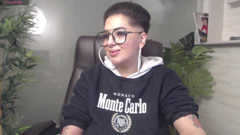         online show from January 2025 01:32:01 AM