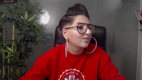         online show from February 2025 09:08:02 PM